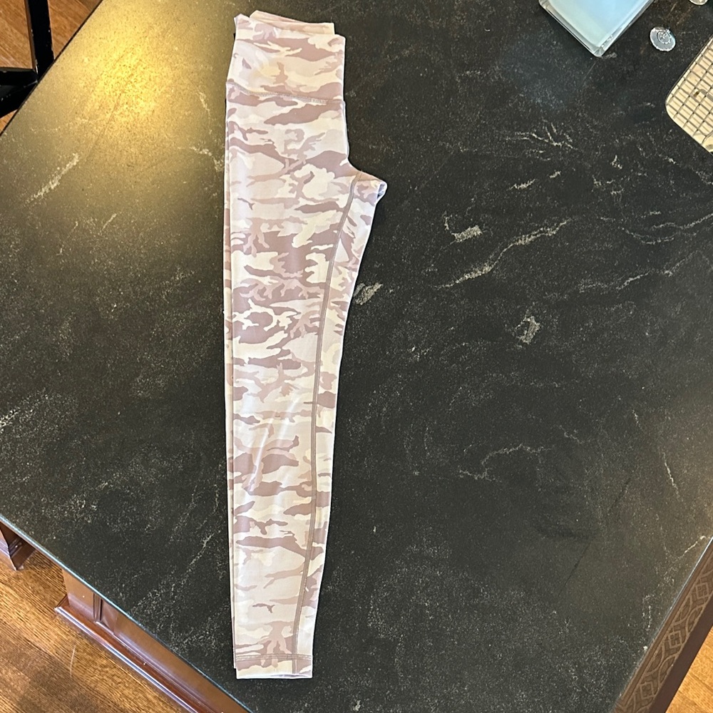 Lululemon Wunder Under High Rise  Violet Camouflage Leggings size 6